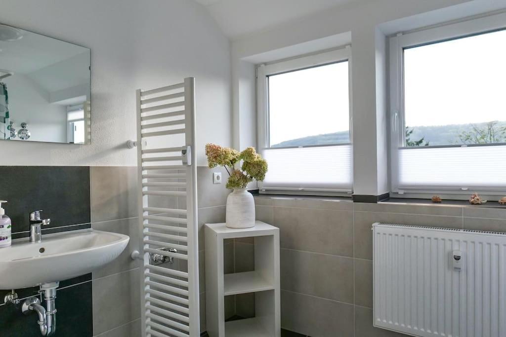Wunderschoene Ferienwohnung Mit Balkon In Aue Εξωτερικό φωτογραφία