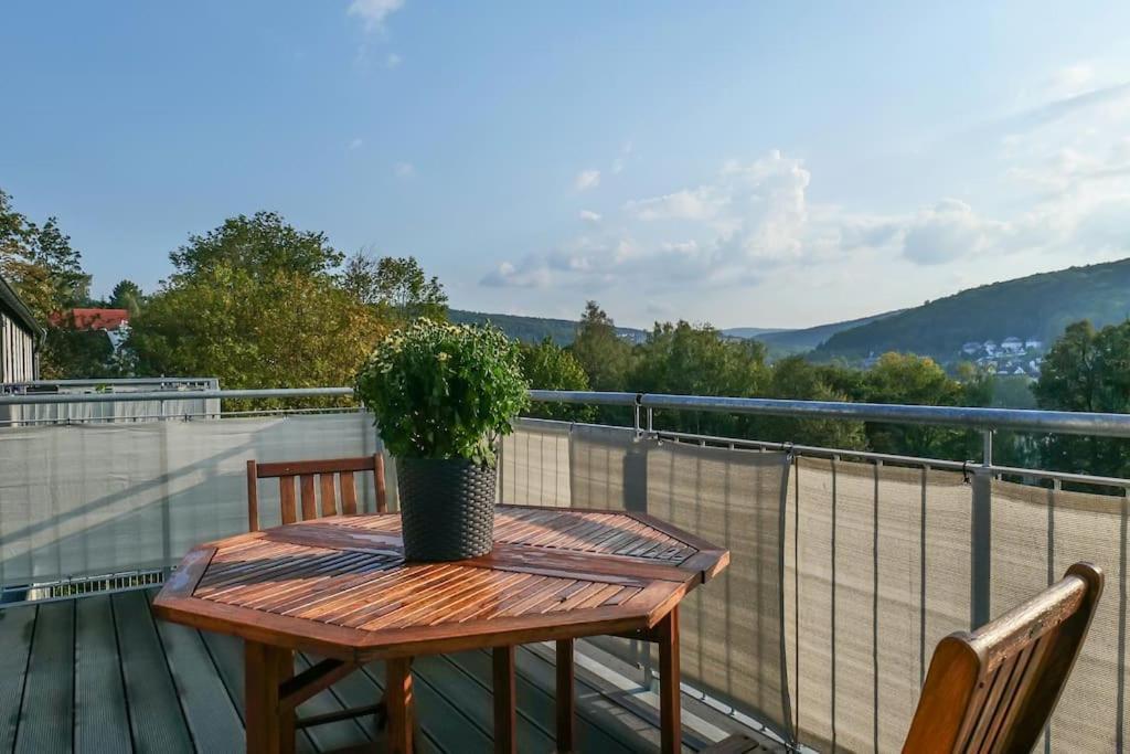 Wunderschoene Ferienwohnung Mit Balkon In Aue Εξωτερικό φωτογραφία